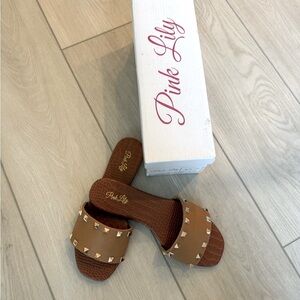 NWT Pink Lily Brown Studded Women's Sandals